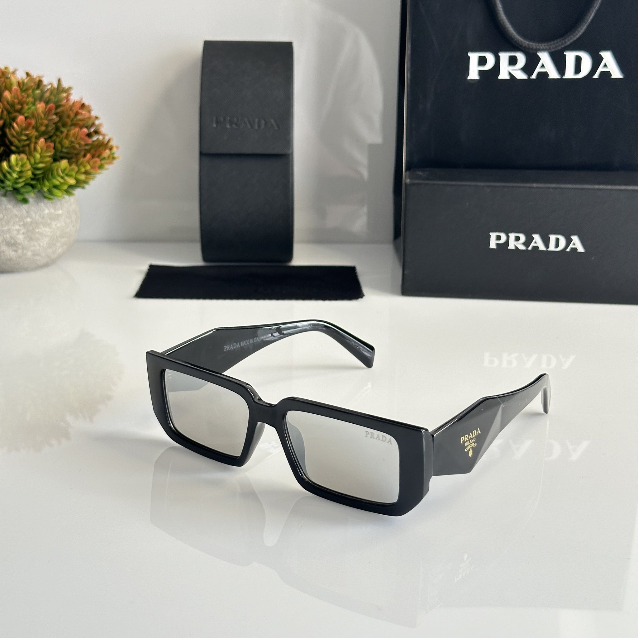 Prad_a WMNS_955_Black_Silver_Mercury