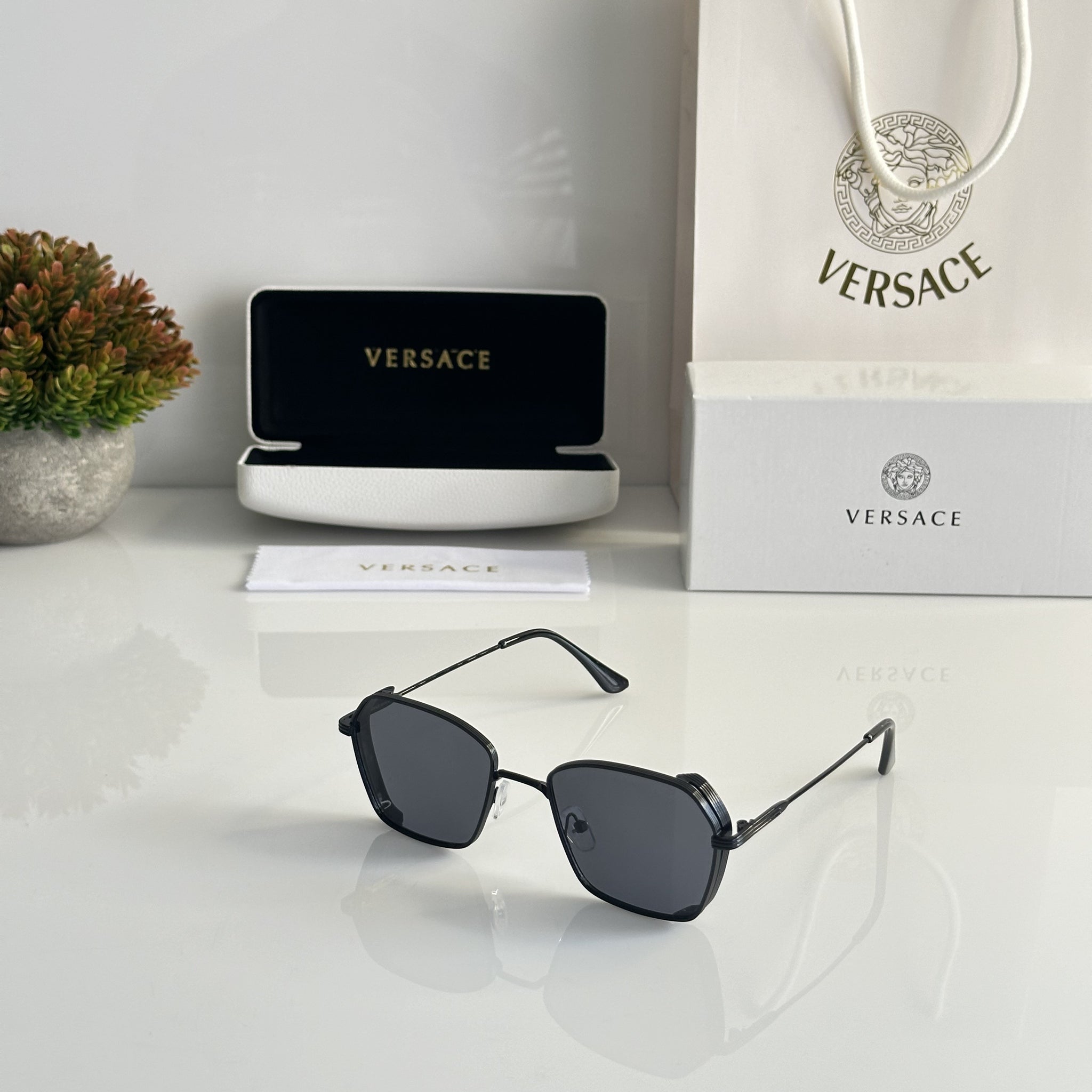 Versace_e 9904 Black