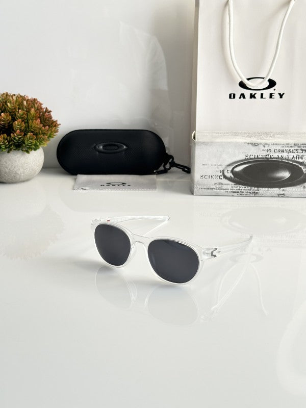 Oakle_y 9126_Ice_Black