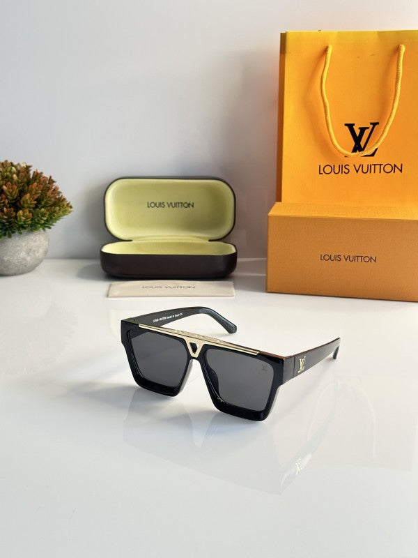 Loui_s Vuitto_n 1502_Gold_Black