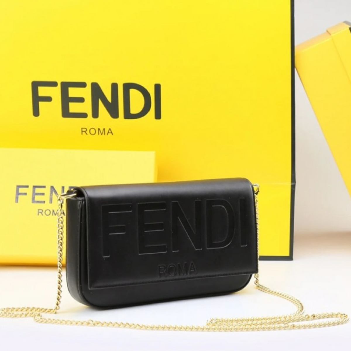 Fend_i 3-IN-1 ENVELOPE CHAIN BAG WITH BOX