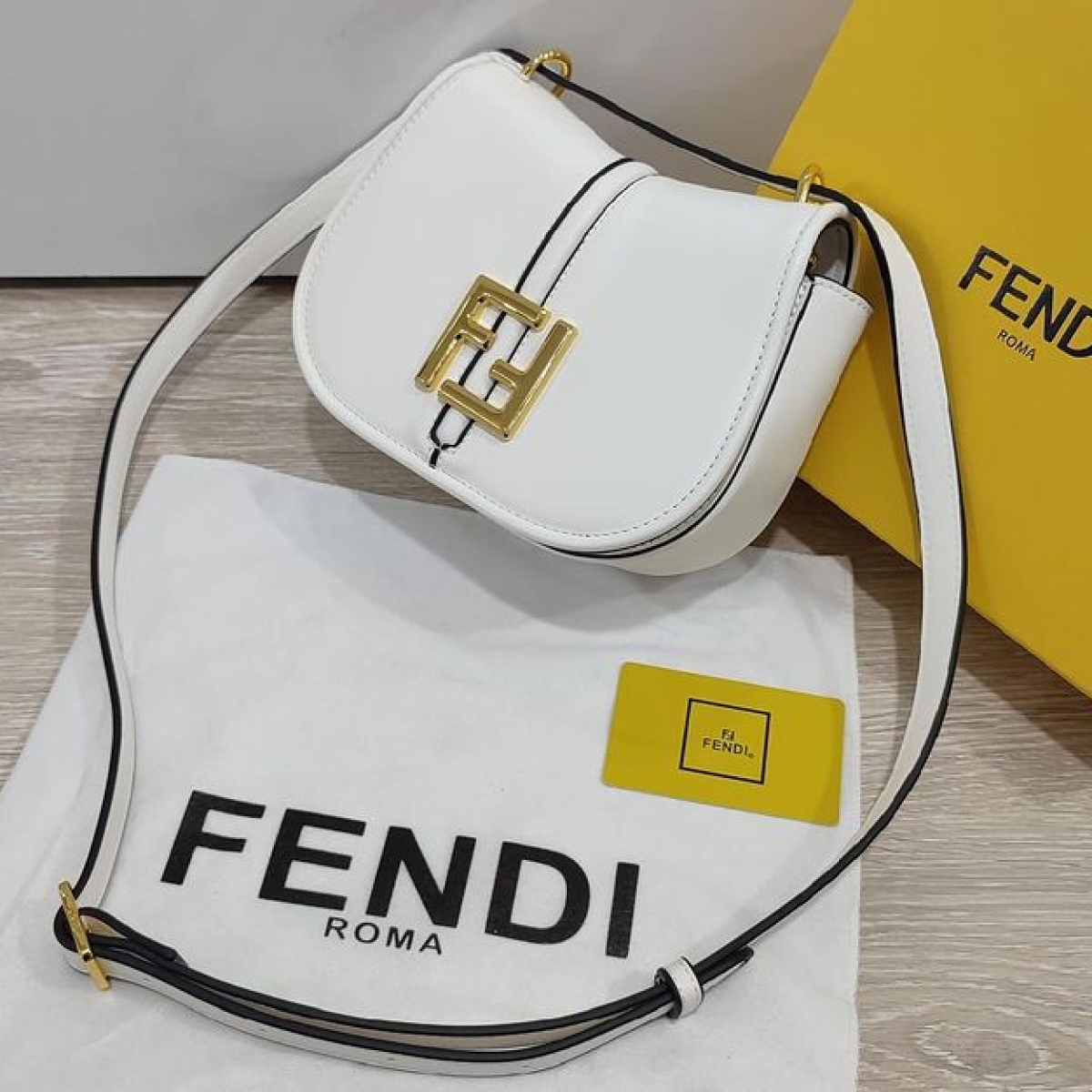 Fend_i cmon shoulder bag with ogbox sale item